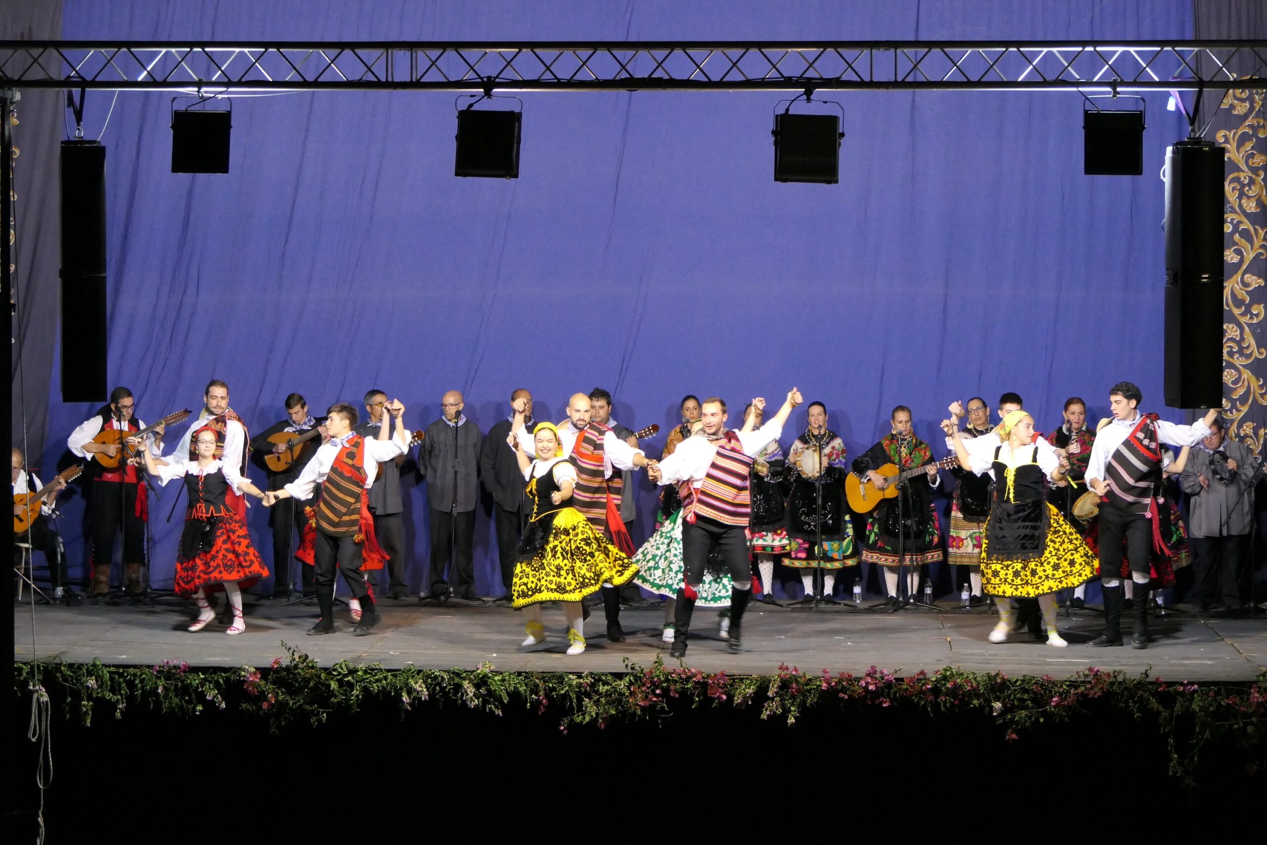 «La agrupación Coros y Danzas Virgen del Rosario quiere conmemorar sus 45 aniversario de forma especial»